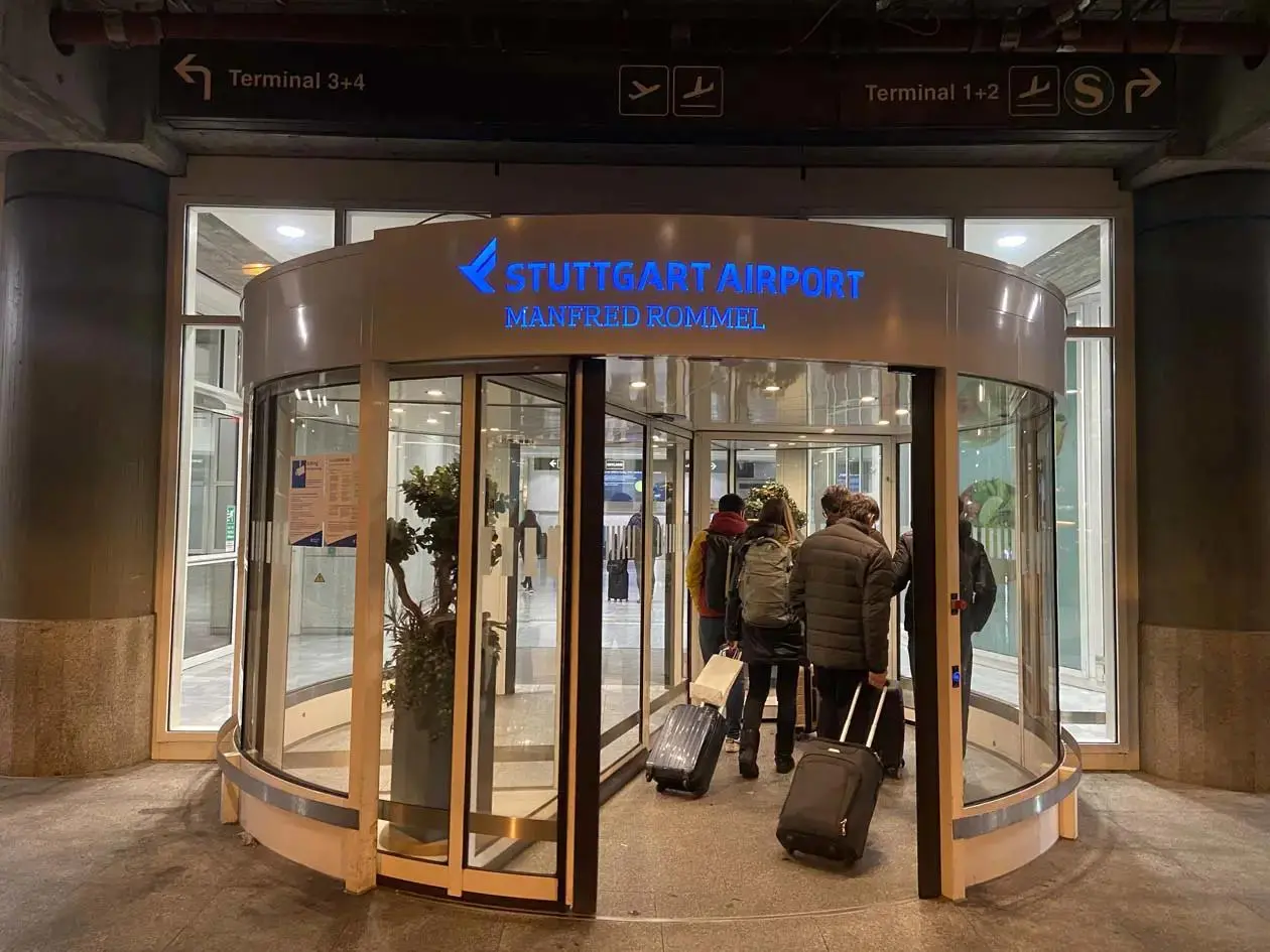 Koffer und Tür-zu-Tür Flughafentransfer Villingen-Schwenningen