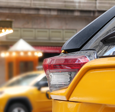 bis zu 4 Fahrgastplätzen